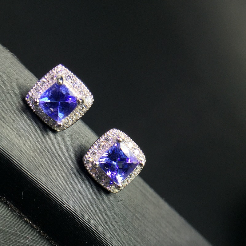 Vs Smartwatch - 100% Natural VVS Tanzanite Stud Earrings